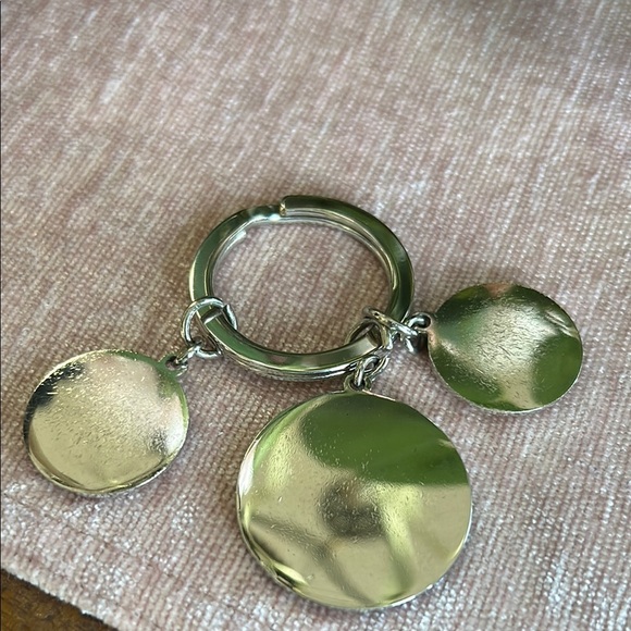 Chanel Rouge Coco Keychain - Picture 5 of 5